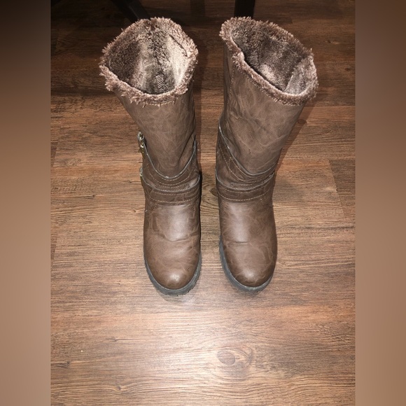 Rugged Outback |  Brown Lined Winter Boots: US 9 - Picture 10 of 16